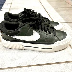 Women’s Black Nike Court Legacy Lift Sneaker Size 11